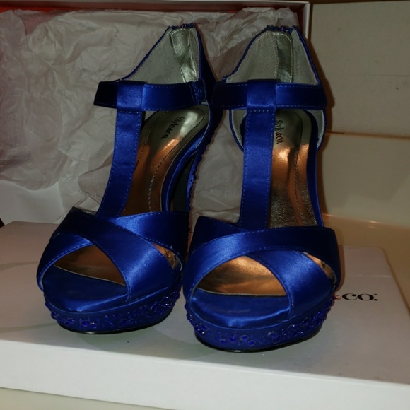 Heels - Picture 3 of 7